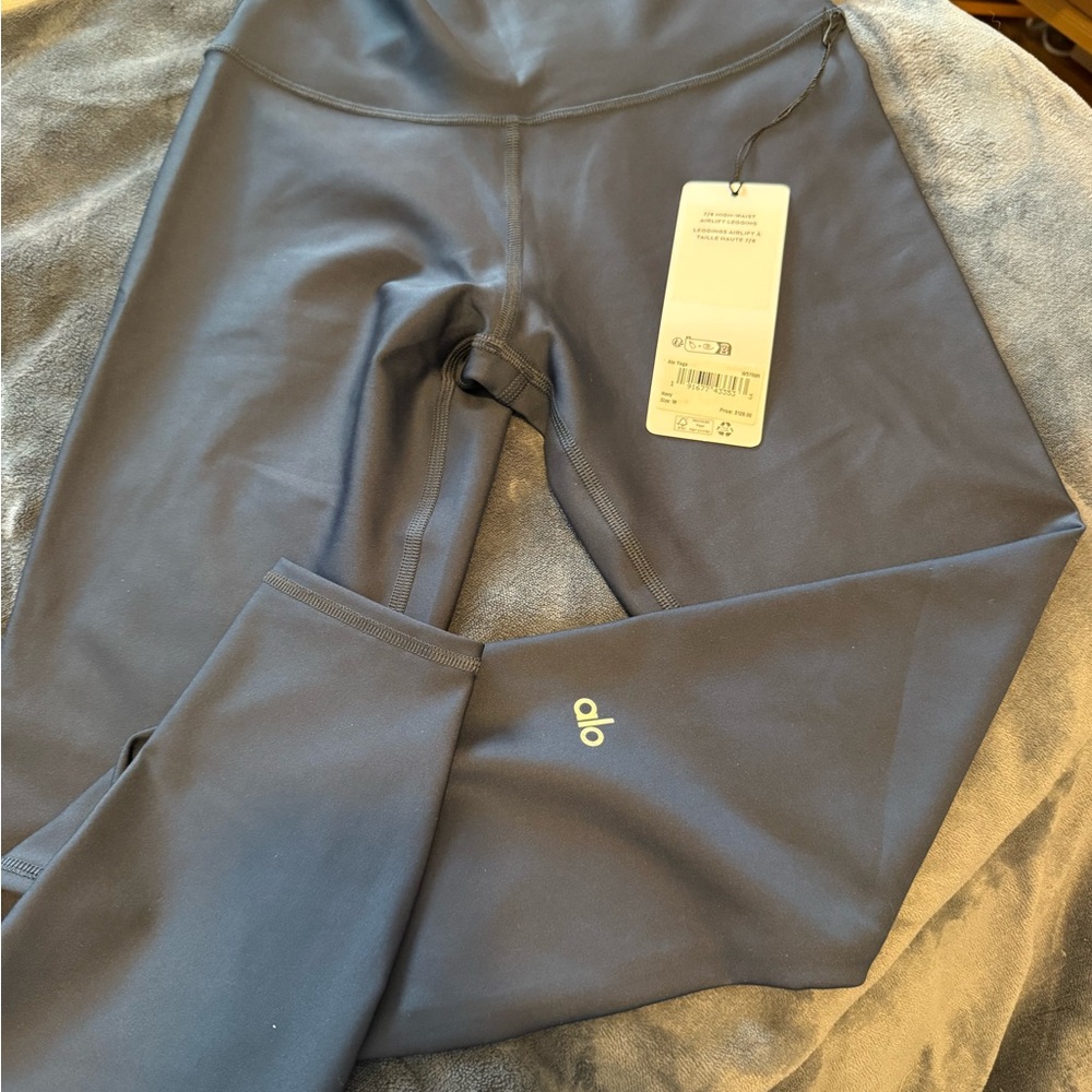 ALO Yoga Women's Navy Leggings airlift high waist 7/8 in medium